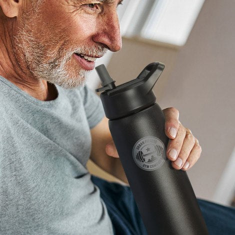 trends-collection-swiss-peak-stealth-750ml-double-wall-vacuum-drink-bottle-black-120419