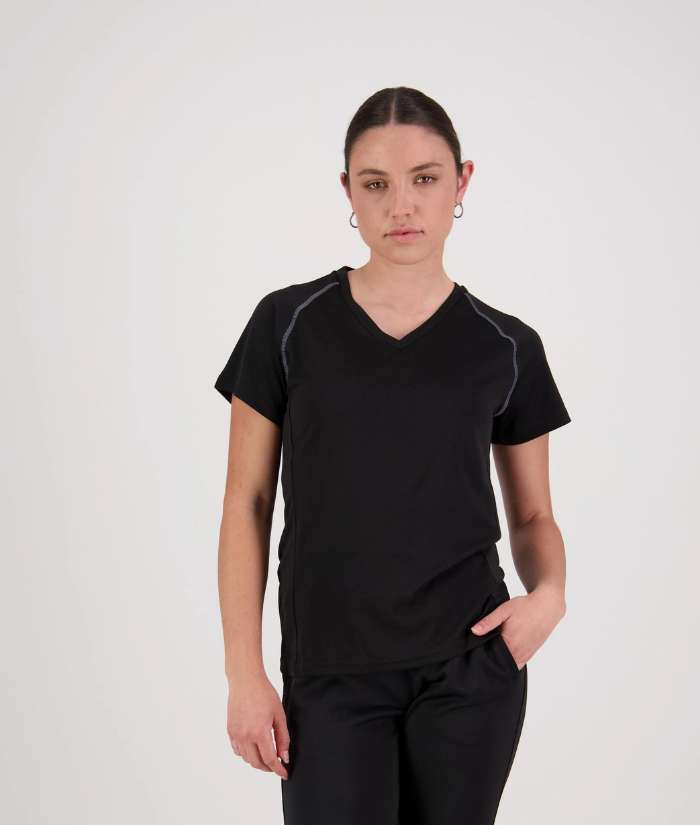 cloke-xtg-womens-performance-tee-black-model